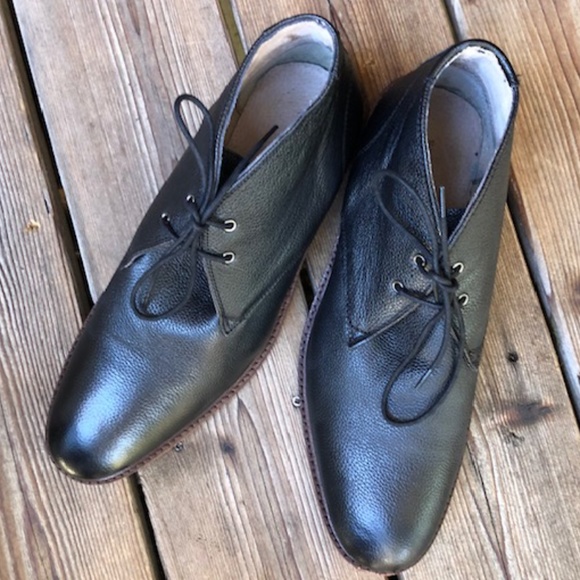 Banana Republic Mens Black lLather Chukka S-10.5